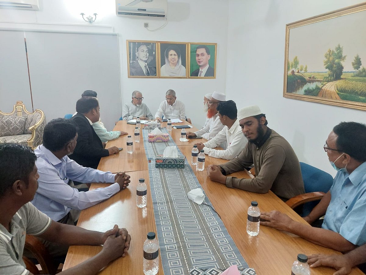 গুলশানে খালেদা জিয়ার রাজনৈতিক কার্যালয়ে বিএনপি নেতাদের সঙ্গে ন্যাপ (ভাসানী) নেতাদের বৈঠক। গুলশান, ১২ জুন