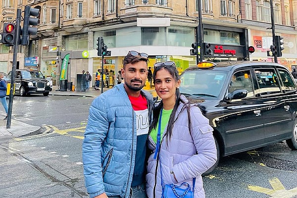 স্ত্রীকে নিয়ে ঘুরতে গেছেন লিটন দাস