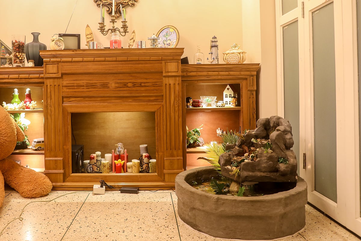 ঘরের এক কোনো থাকতে পারে জলরাশির কলকাল