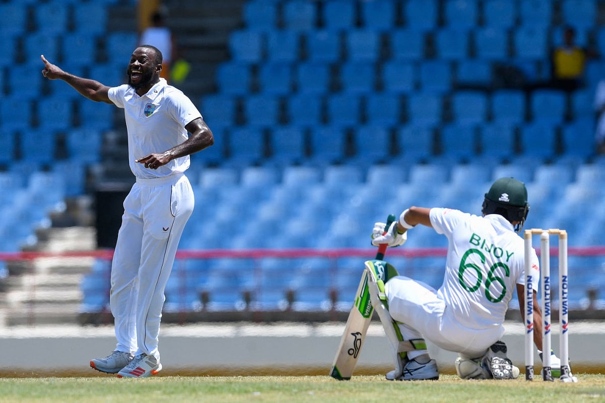 ৮ বছর ফিরে এলবডব্লু হয়ে ফিরেছেন এনামুল