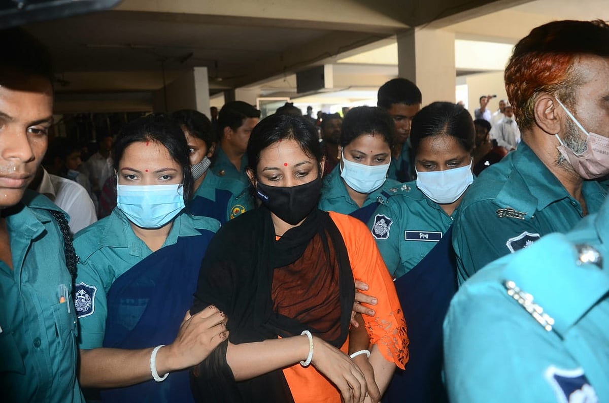 প্রদীপ কুমার দাশের চেয়ে তাঁর স্ত্রী চুমকি কারণ