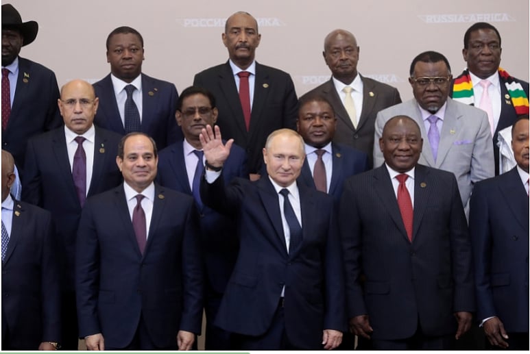 ২০১৯ সালে এক সম্মেলনে আফ্রিকা মহাদেশের নেতাদের সঙ্গে পুতিন