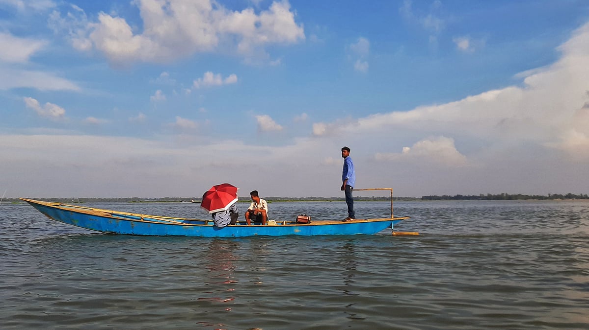 বর্ষায় প্রাণ পায় বিস্তৃত চলনবিল