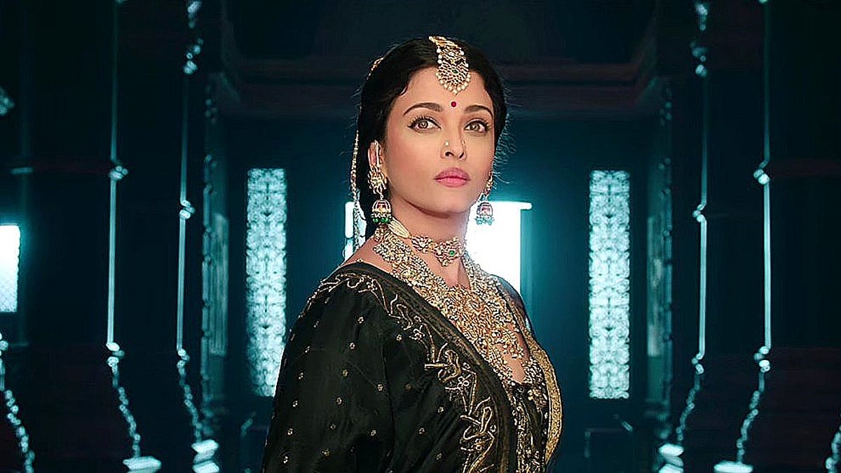 Yalangoch VJ Aurora Yalangoch katta ayollar dumba fotosuratlari