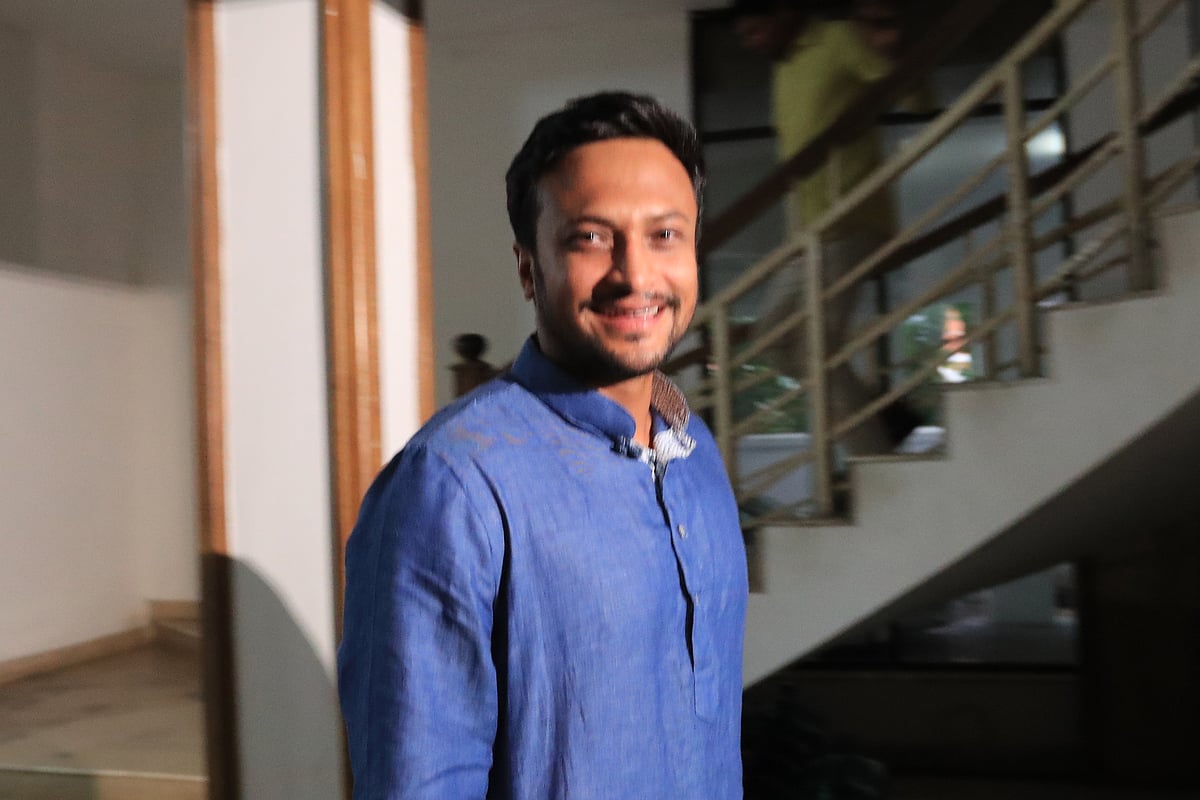 বিসিবি সভাপতি নাজমুল হাসানের বাসভবনে সাকিব আল হাসান