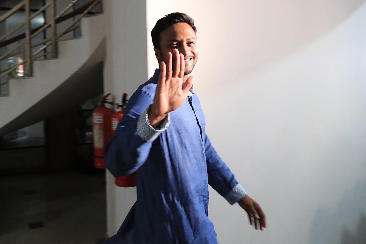 সাকিব আল হাসান, টি-টোয়েন্টিতে এ দফা অধিনায়কত্ব পাওয়ার পর বিসিবি সভাপতির বাসা থেকে বের হয়ে যাওয়ার পথে