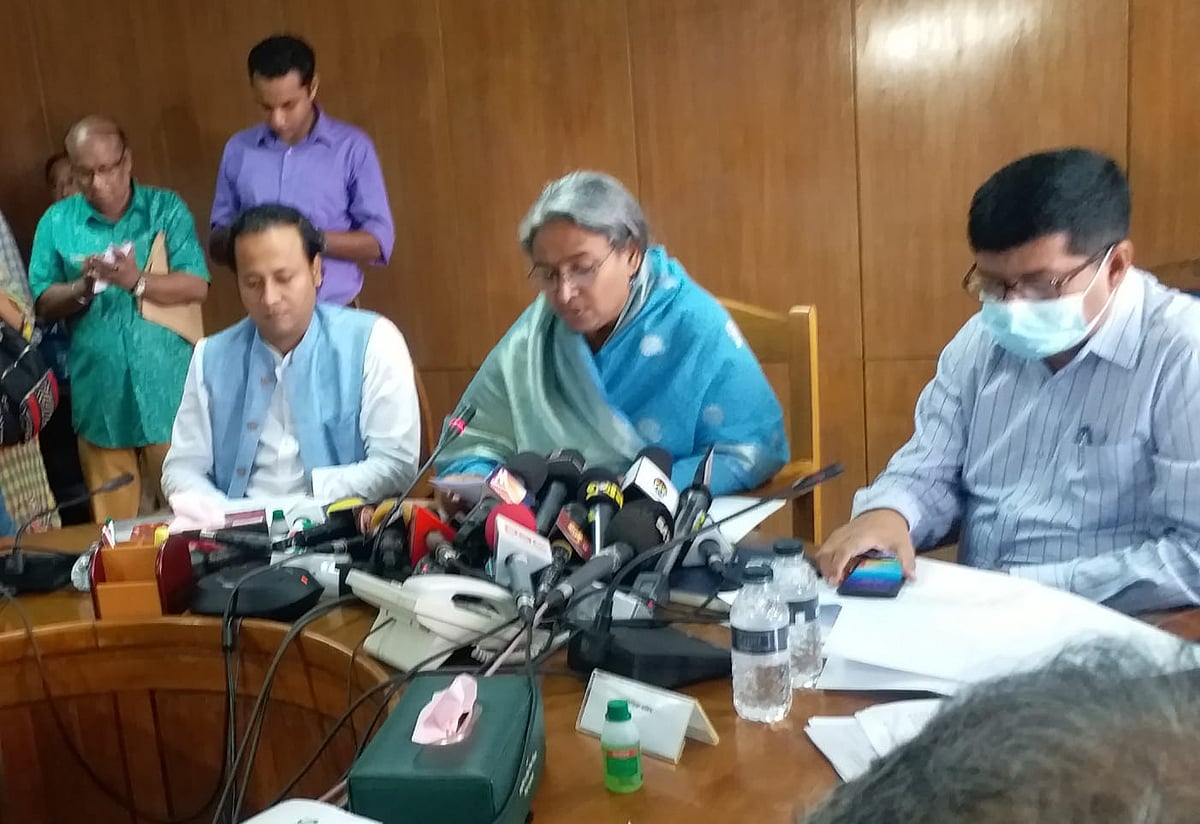 প্রেস ব্রিফিংয়ে শিক্ষামন্ত্রী