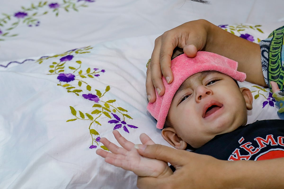 শিশুর জ্বর হলে সচেতন থাকতে হবে অভিভাবকদের