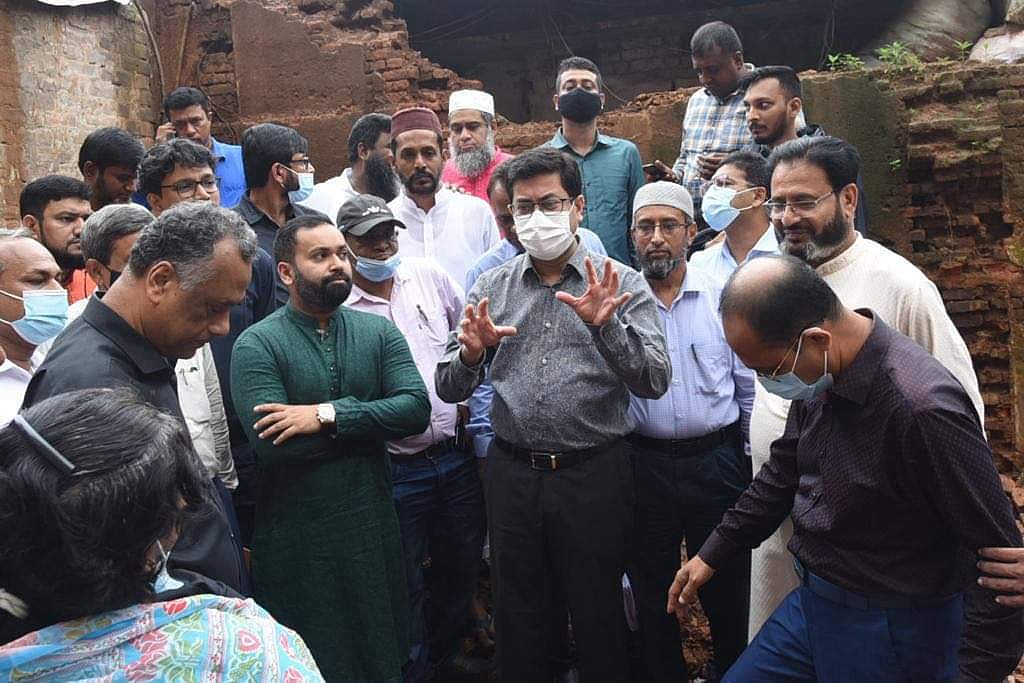 ঐতিহ্যবাহী স্থাপনা বড় কাটরা ও ছোট কাটরা পরিদর্শন শেষে গণমাধ্যমের সঙ্গে কথা বলেন ঢাকা দক্ষিণ সিটি করপোরেশনের মেয়র শেখ ফজলে নূর তাপস