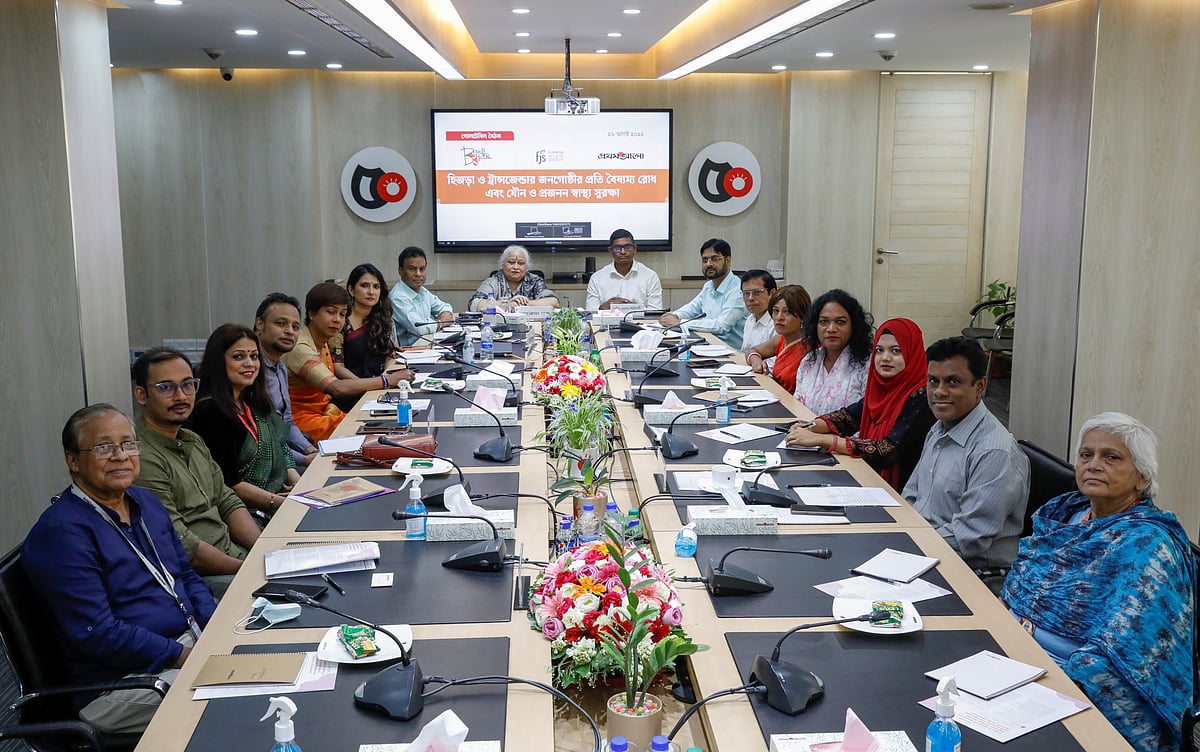 Rus pornosi: Doktor bemorni sikadi