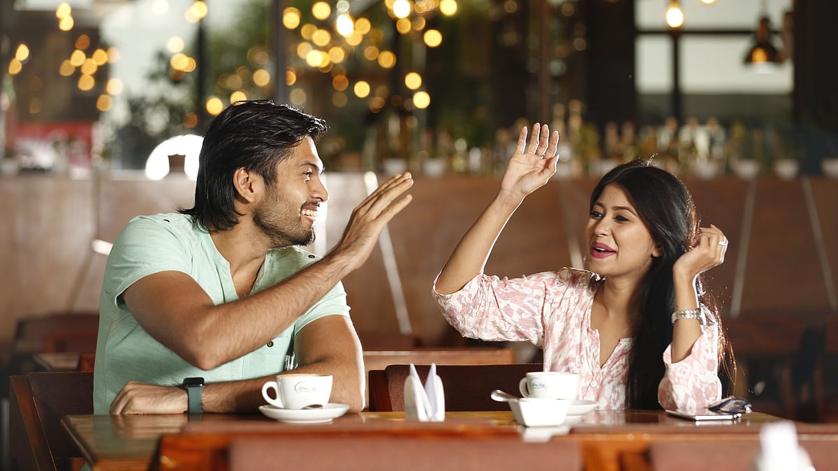 কাউকে বলতে না–পারা কথাও যার কাছে অনায়াসে বলা যায়, সেই প্রকৃত বন্ধু। মডেল: সৌরভ অভি ও কাব্য, কৃতজ্ঞতা: রেইনি রুফ রেস্টুরেন্ট অ্যান্ড ক্যাফে