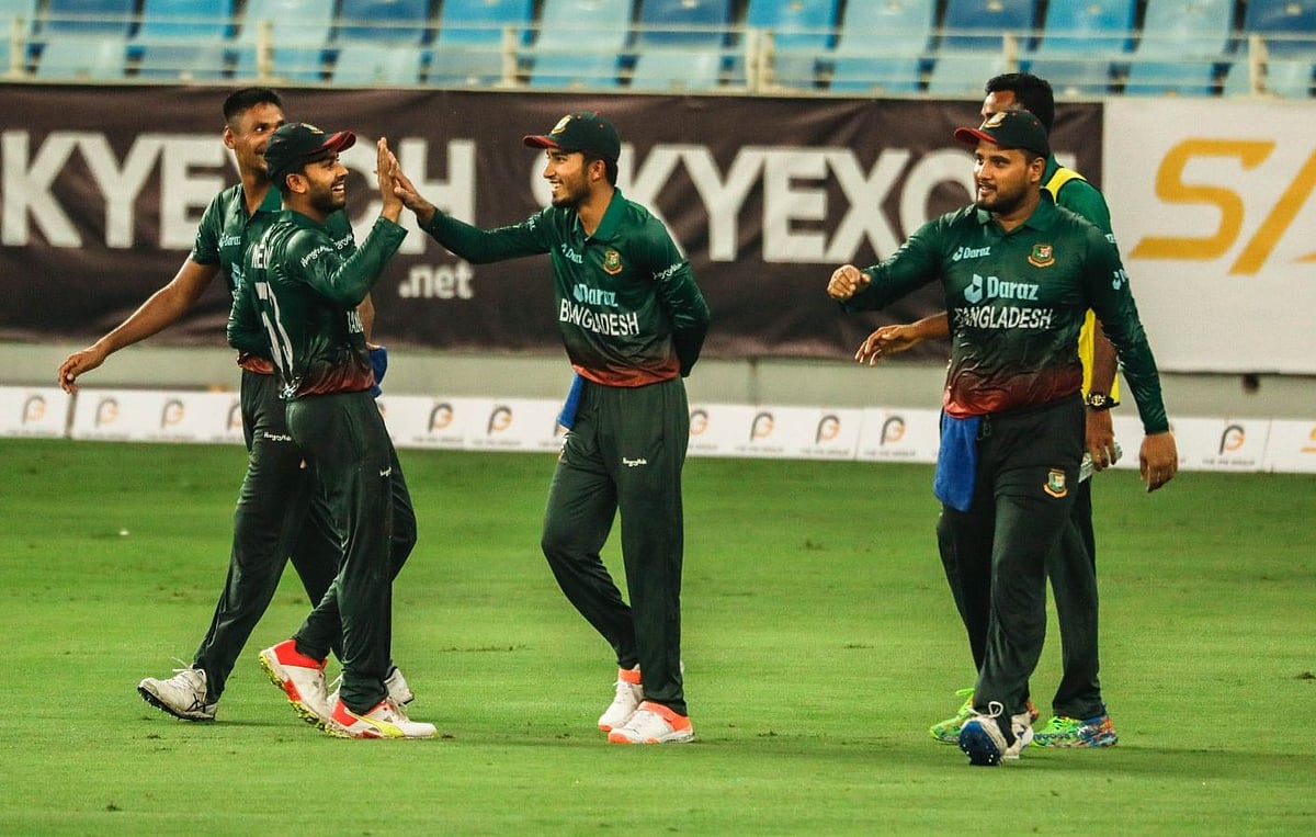 আরব আমিরাতের বিপক্ষে ৭ রানের জয় পেয়েছে বাংলাদেশ