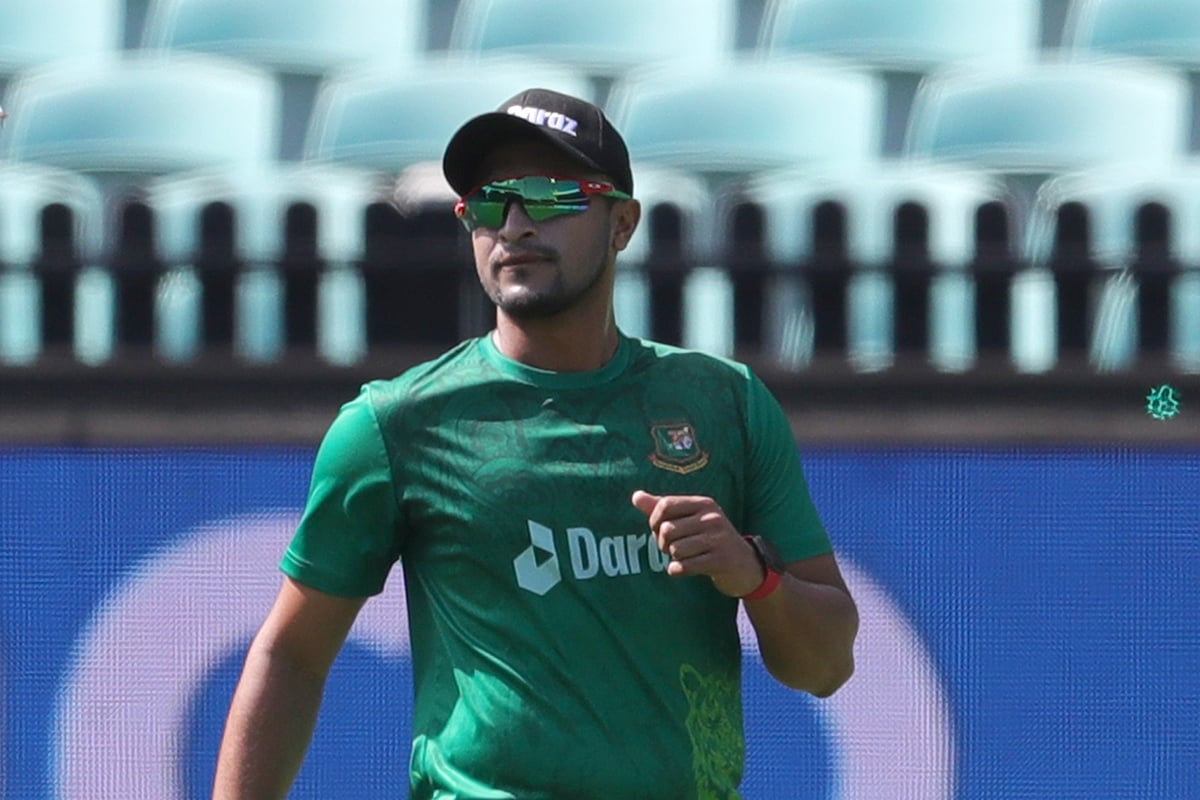 বাংলাদেশের অধিনায়ক সাকিব আল হাসান। দক্ষিণ আফ্রিকার মুখোমুখি হওয়ার আগে সিডনিতে অনুশীলনে