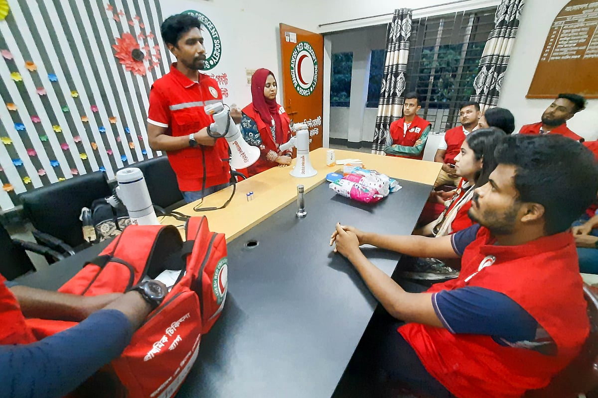 রেড ক্রিসেন্ট সোসাইটিতে নিয়োগ, কাজ কক্সবাজারে