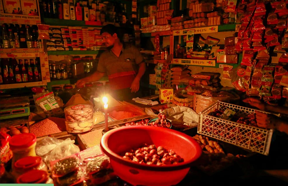 গত ১৯ জুলাই থেকে দেশজুড়ে এলাকাভিত্তিক লোডশেডিং শুরু হয়