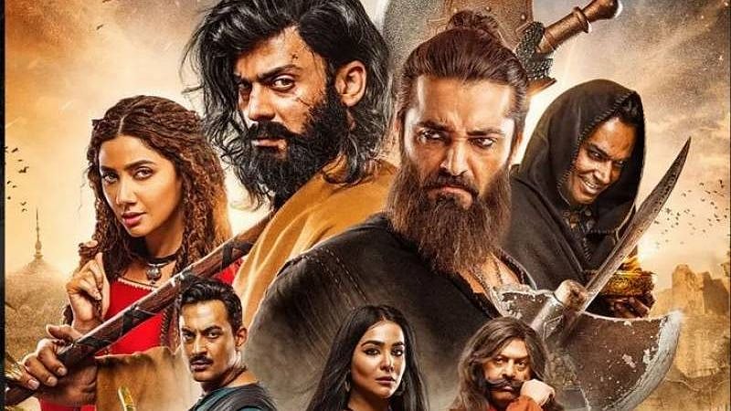 Soqollanmagan mushuk surati bilan Latina