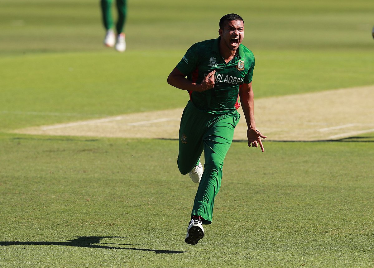 সুপার টুয়েলভ পর্বে এখন পর্যন্ত সর্বোচ্চ উইকেটশিকারি তাসকিন