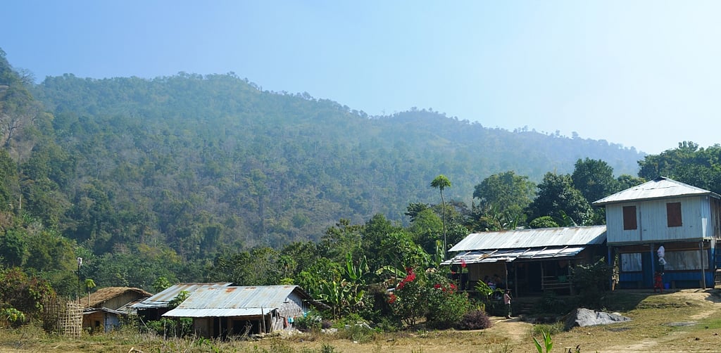 রুমা উপজেলায় অবস্থিত কেওক্রাডং পাহাড়