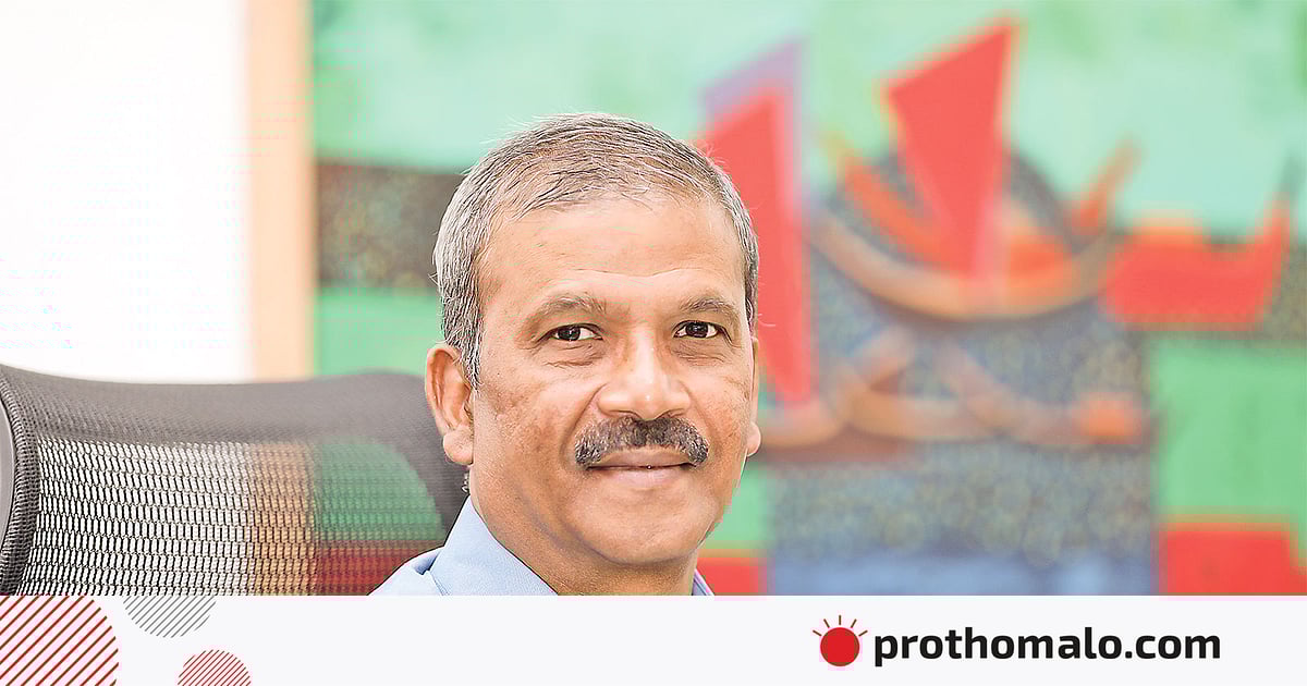 Chiroyli yalangoch afrikalik ayol Chiroyli yalangoch afrikalik ayol