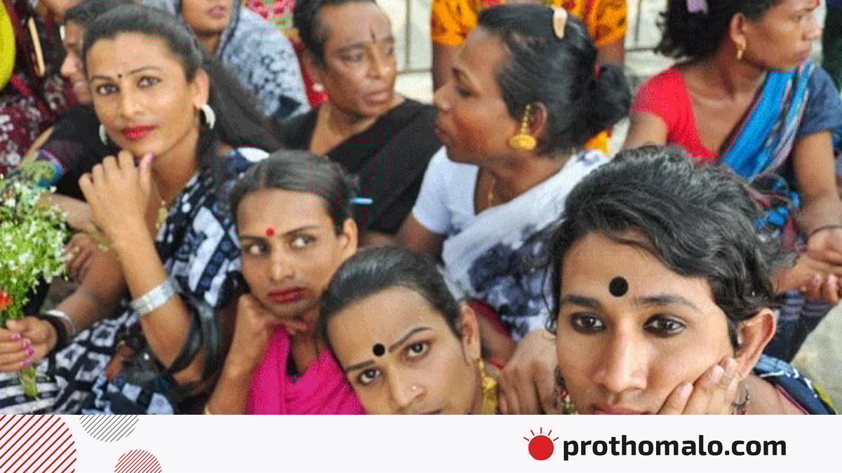 Erotik videoga tasodifan tushib qolgan U soramasdan uning shirali eshagiga tiqdi.