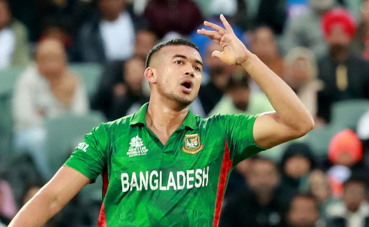 উইকেট না পেলেও দারুণ বোলিং করেন তাসকিন আহমেদ