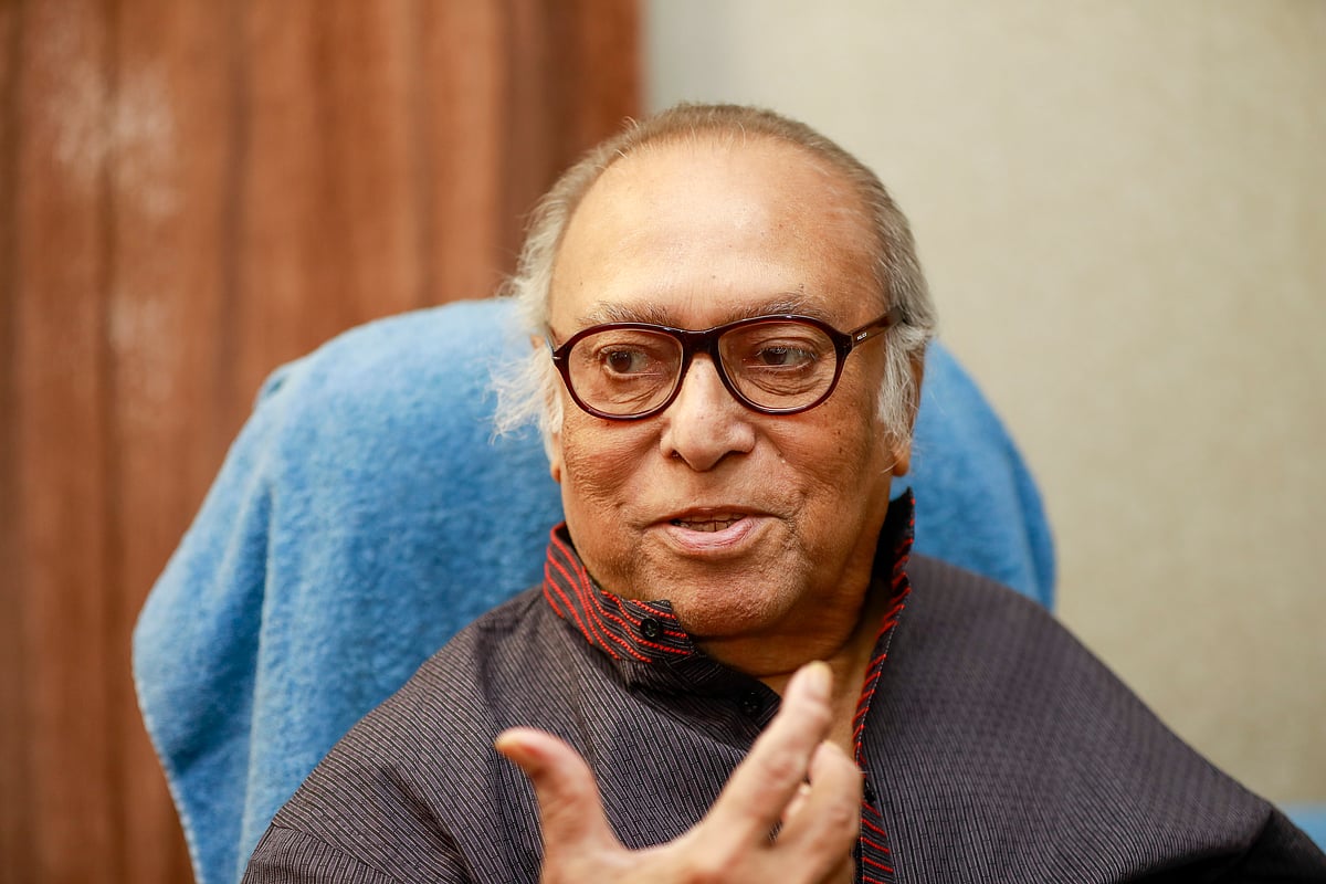 গতকাল বুধবার সকালে প্রথম আলোর ক্যামেরায় ঢাকার গ্রীণরোডের বাসায় মাসুদ আলী খান