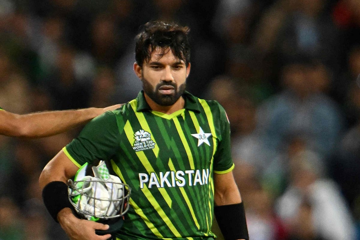 সেমিফাইনালে এসে আসরের প্রথম ফিফটি তুলে নিয়েছেন মোহাম্মদ রিজওয়ান