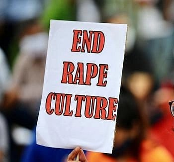 ধর্ষণবিরোধী প্ল্যাকার্ড