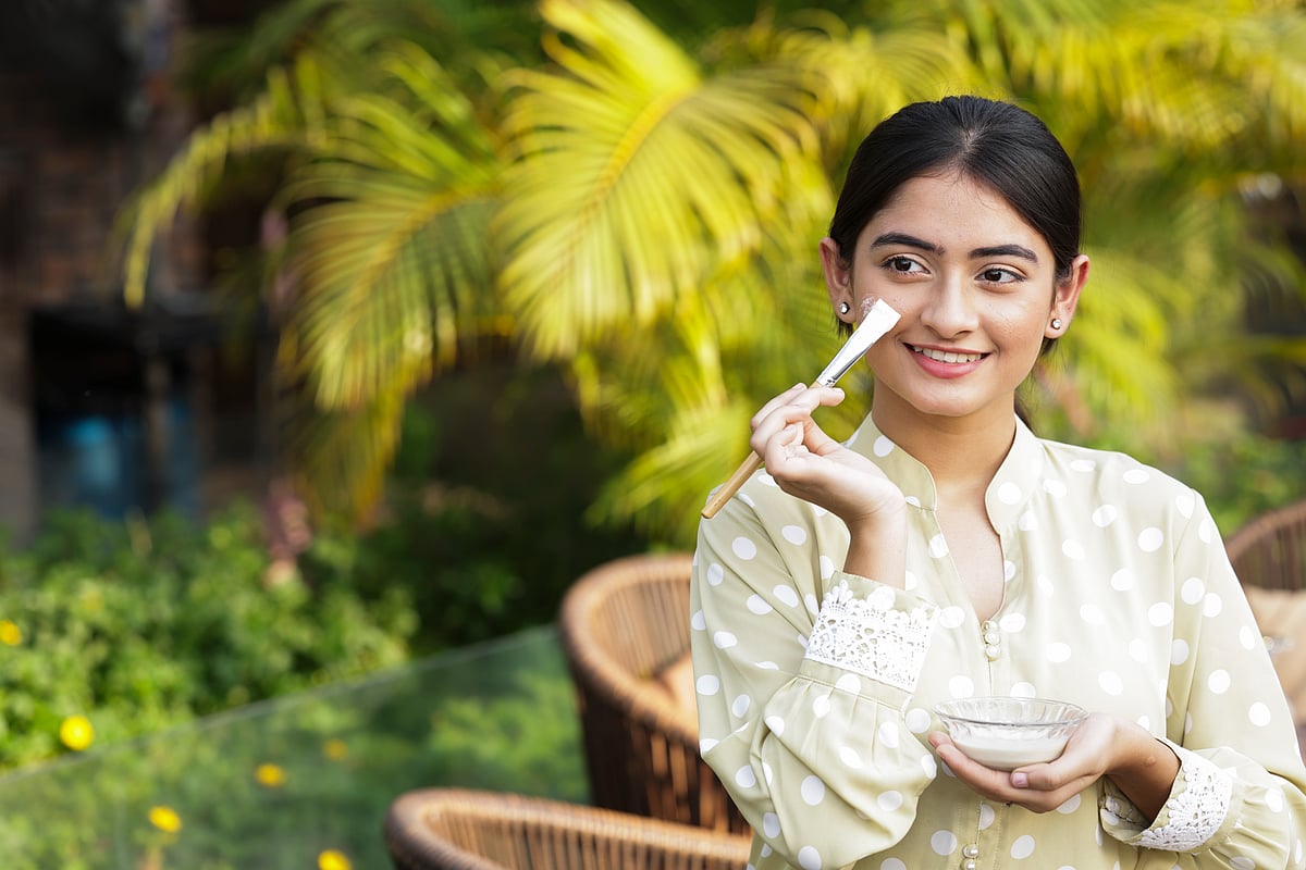 মুলতানি মাটি ও টক দইয়ের ফেসপ্যাক হতে পারে আপনার সেরা বন্ধু