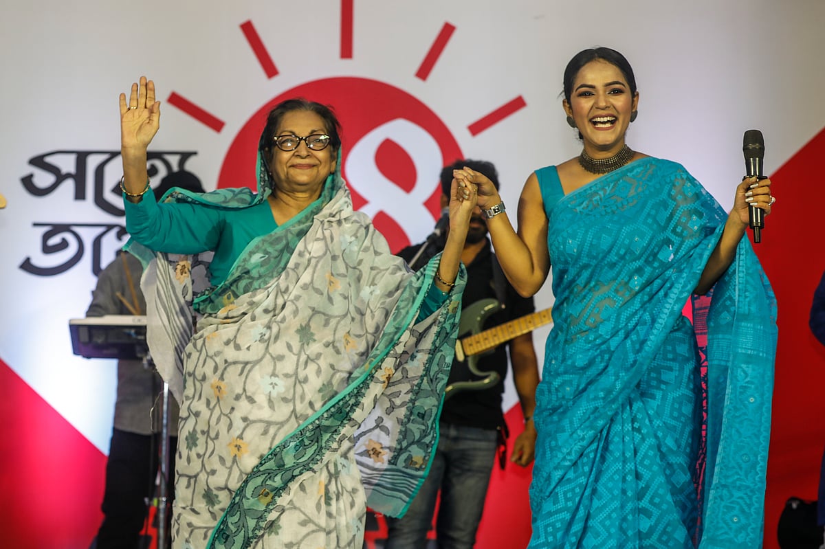 মঞ্চে দিলারা জামান