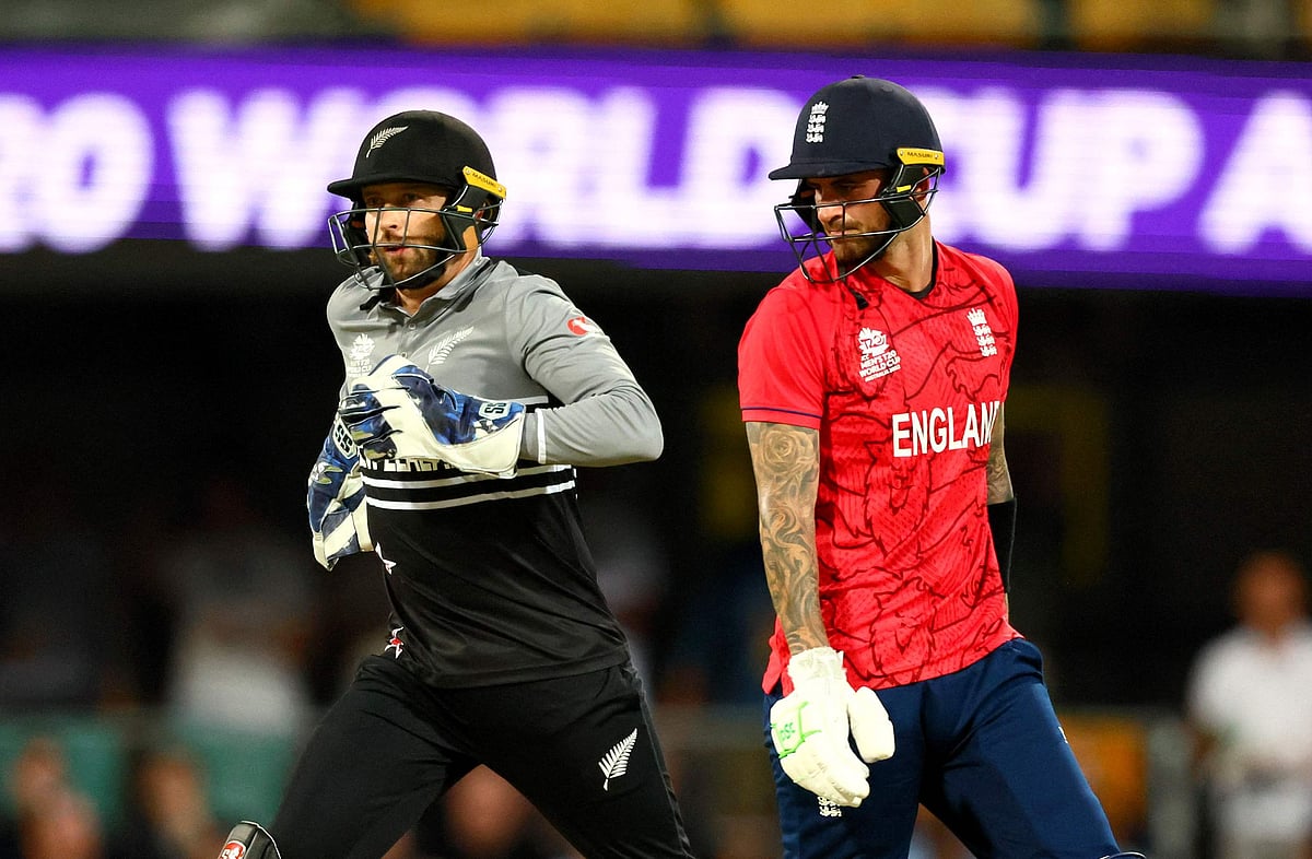 নিউজিল্যান্ডকে হারিয়ে কিছুটা ভালো অবস্থানে ইংল্যান্ড