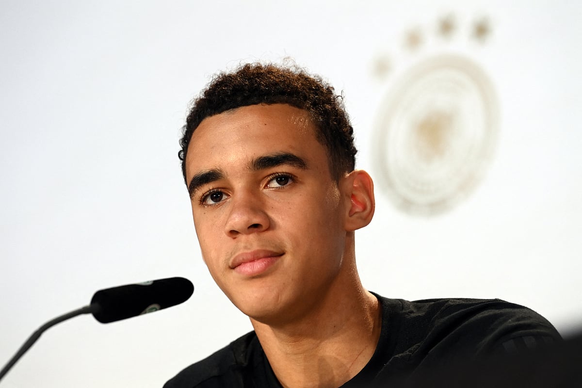 সংবাদ সম্মেলনে জার্মানির মিডফিল্ডার জামাল মুসিয়ালা