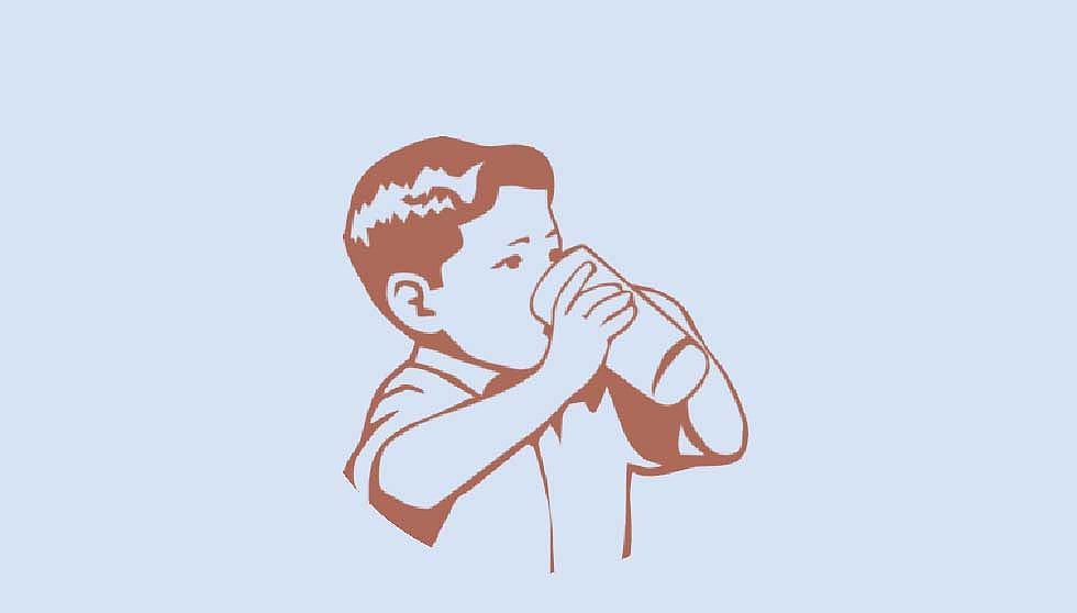 ডায়রিয়ায় আক্রান্ত শিশু খাওয়ার স্যালাইন খাচ্ছে