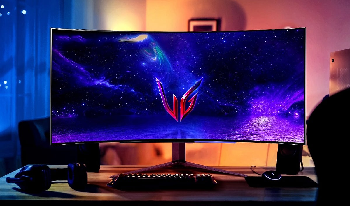 আল্ট্রাগিয়ার ৪৫ জিআর ৯৫ কিউই মডেলের মনিটর