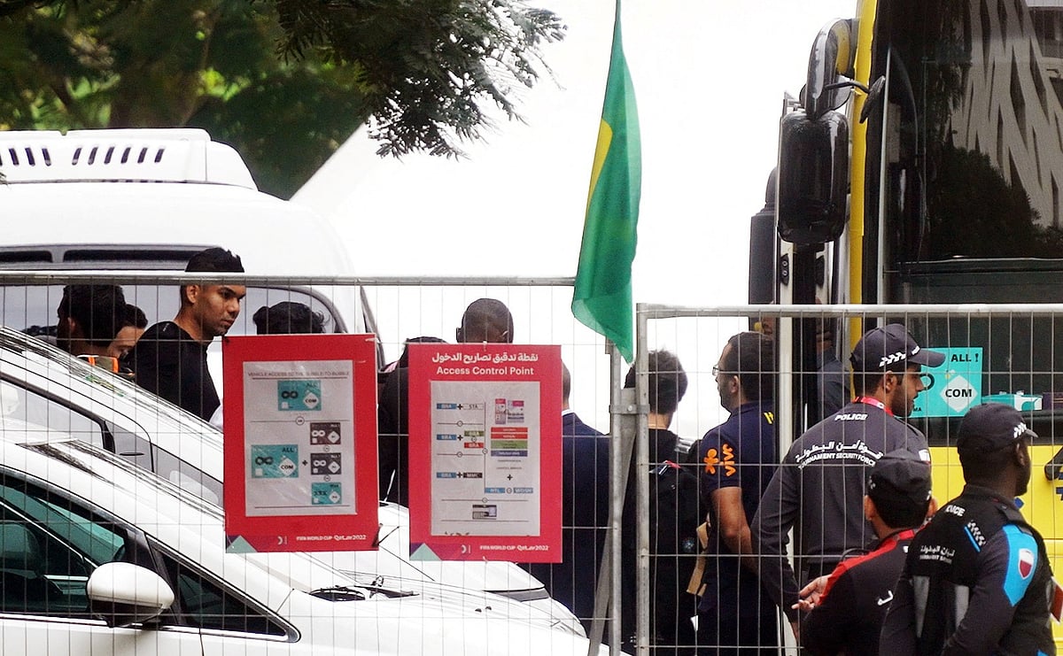 ব্রাজিলের উদ্দেশে দোহা ছাড়ার সময় কাসেমিরোরা