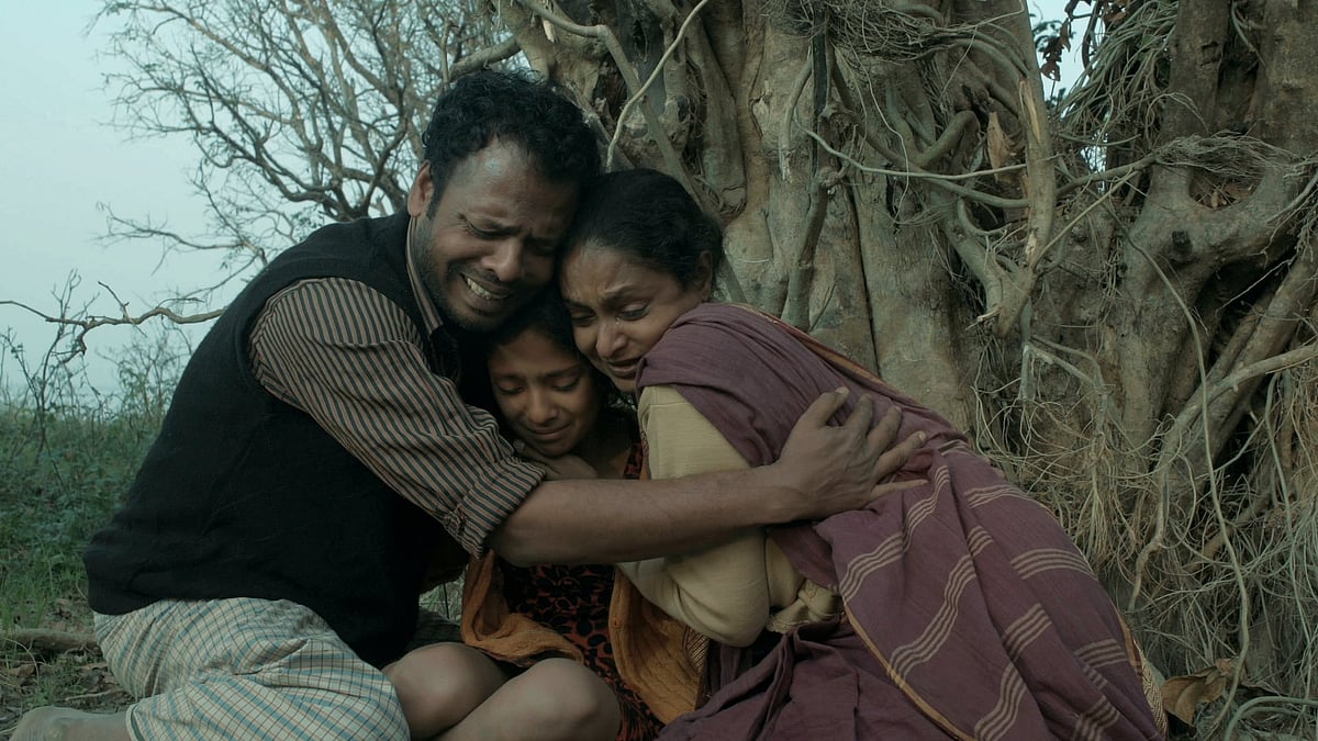 ‘কুড়া পক্ষীর শূন্যে উড়া’ সিনেমার একটি দৃশ্য