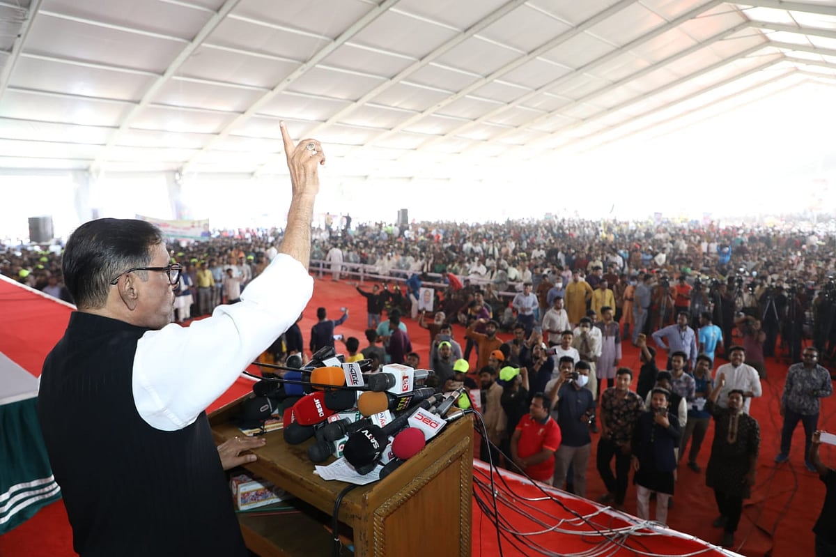 রাজধানীর সোহরাওয়ার্দী উদ্যানে ঢাকা মহানগর দক্ষিণ ও উত্তর শাখা ছাত্রলীগের সম্মেলনে বিশৃঙ্খলা দেখে ক্ষোভ ঝাড়েন আওয়ামী লীগের সাধারণ সম্পাদক ওবায়দুল কাদের