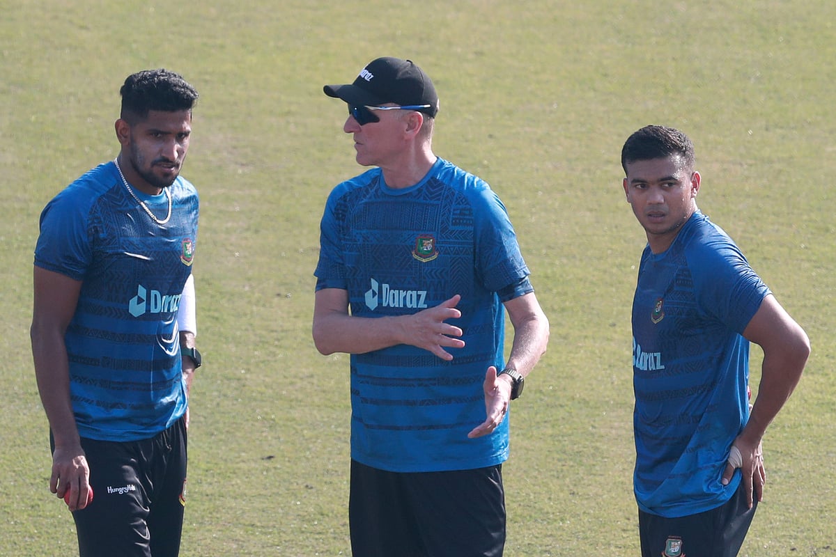 তাসকিন ও খালেদকে কী টোটকা দিচ্ছেন ডোনাল্ড? আজ চট্টগ্রামের জহুর আহমেদ চৌধুরী স্টেডিয়ামে