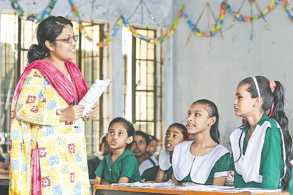 Gozallar bilan qisqa porno video Porno onalar va qizlar