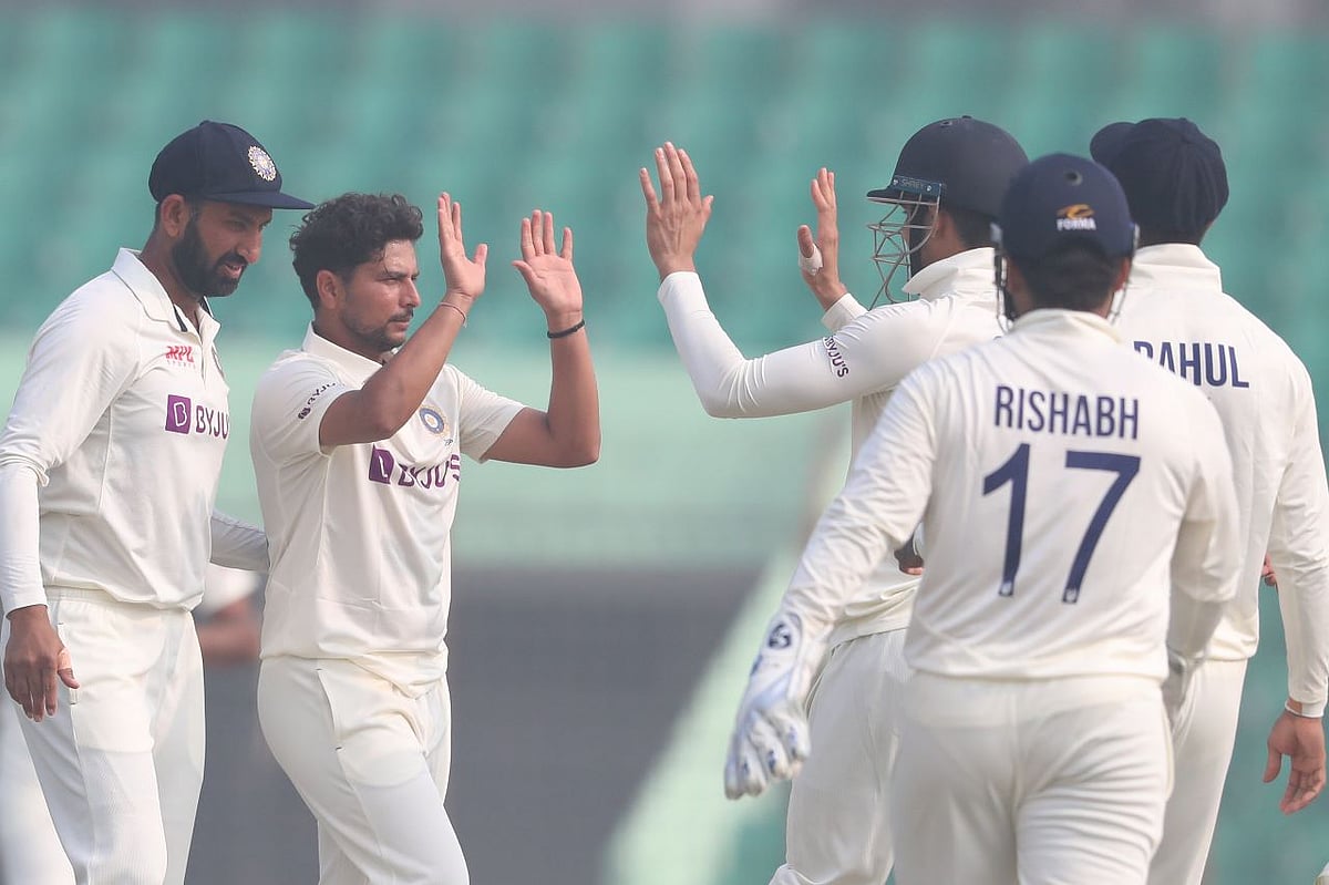 কুলদীপ যাদব নিয়েছেন পাঁচ উইকেট