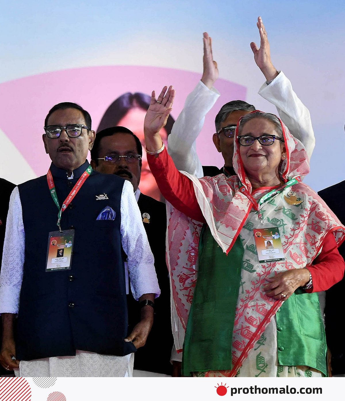 Shayton porno Ikki erkak bilan erotik qiz