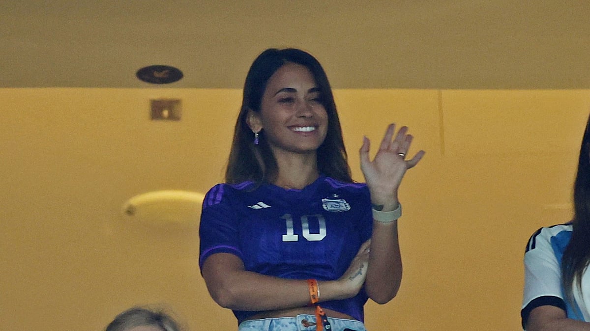 কাতার বিশ্বকাপে আর্জেন্টিনার সবগুলো ম্যাচেই গ্যালারিতে ছিলেন মেসির স্ত্রী আন্তোনেলা রোকুজ্জো