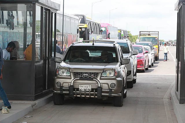 পদ্মা সেতুর টোল আদায়ের বুথ