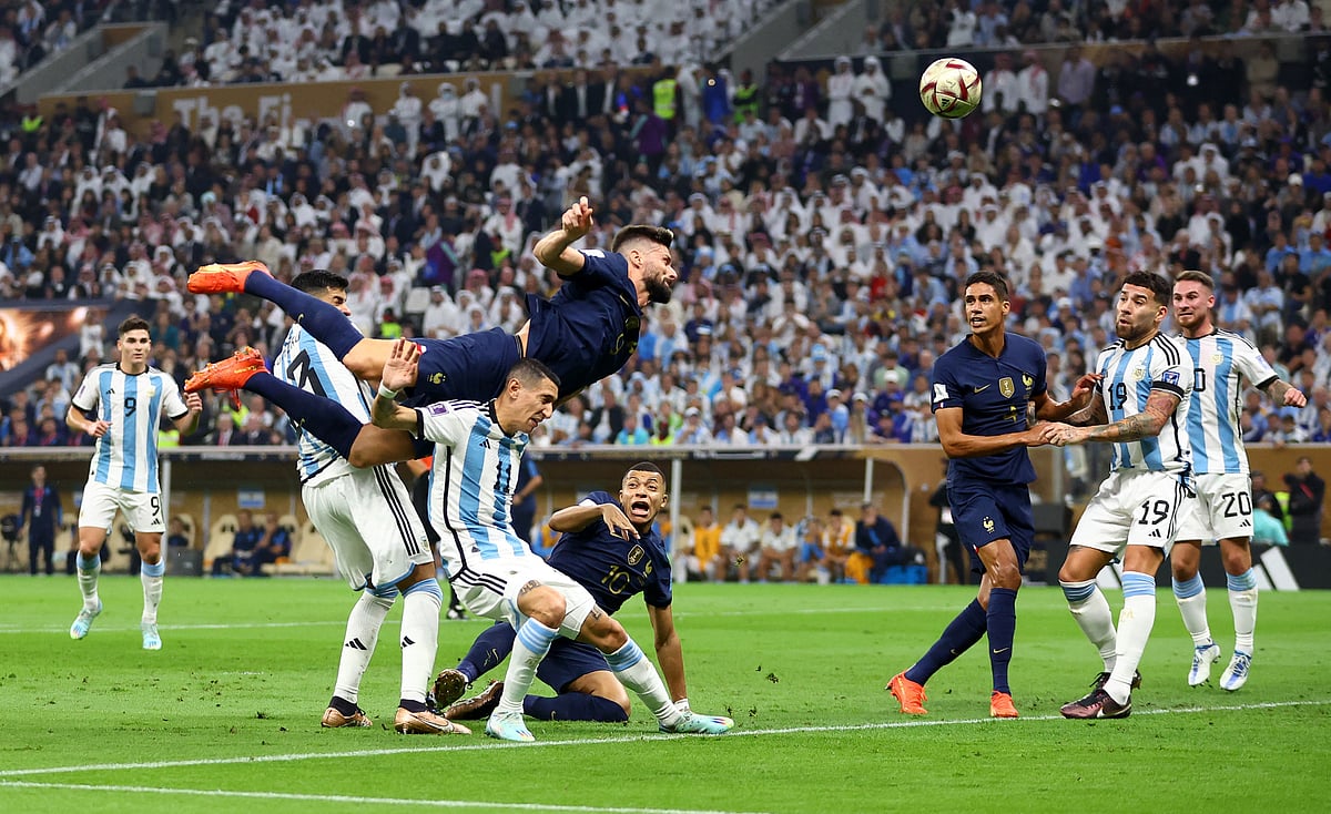 কাতার বিশ্বকাপ ফাইনালের রোমাঞ্চ প্রাণভরে উপভোগ করেছিলেন পেলে