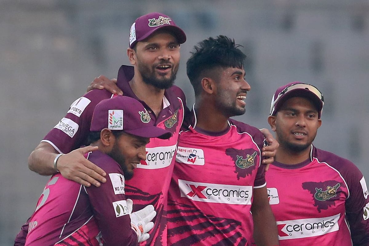 শেষ হাসি মাশরাফিরই