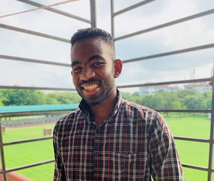 বাংলাদেশের তরুণ ফুটবলার সানোয়ার হোসেন। অনেকেই তাঁকে আফ্রিকান বলে ভুল করে!