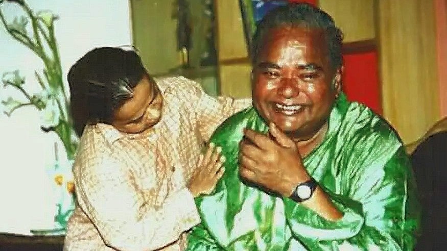 নিজেদের নাম ছাপিয়ে দর্শকদের কাছে তাঁরা নানা-নাতি হিসেবে পরিচিতি পেয়েছেন