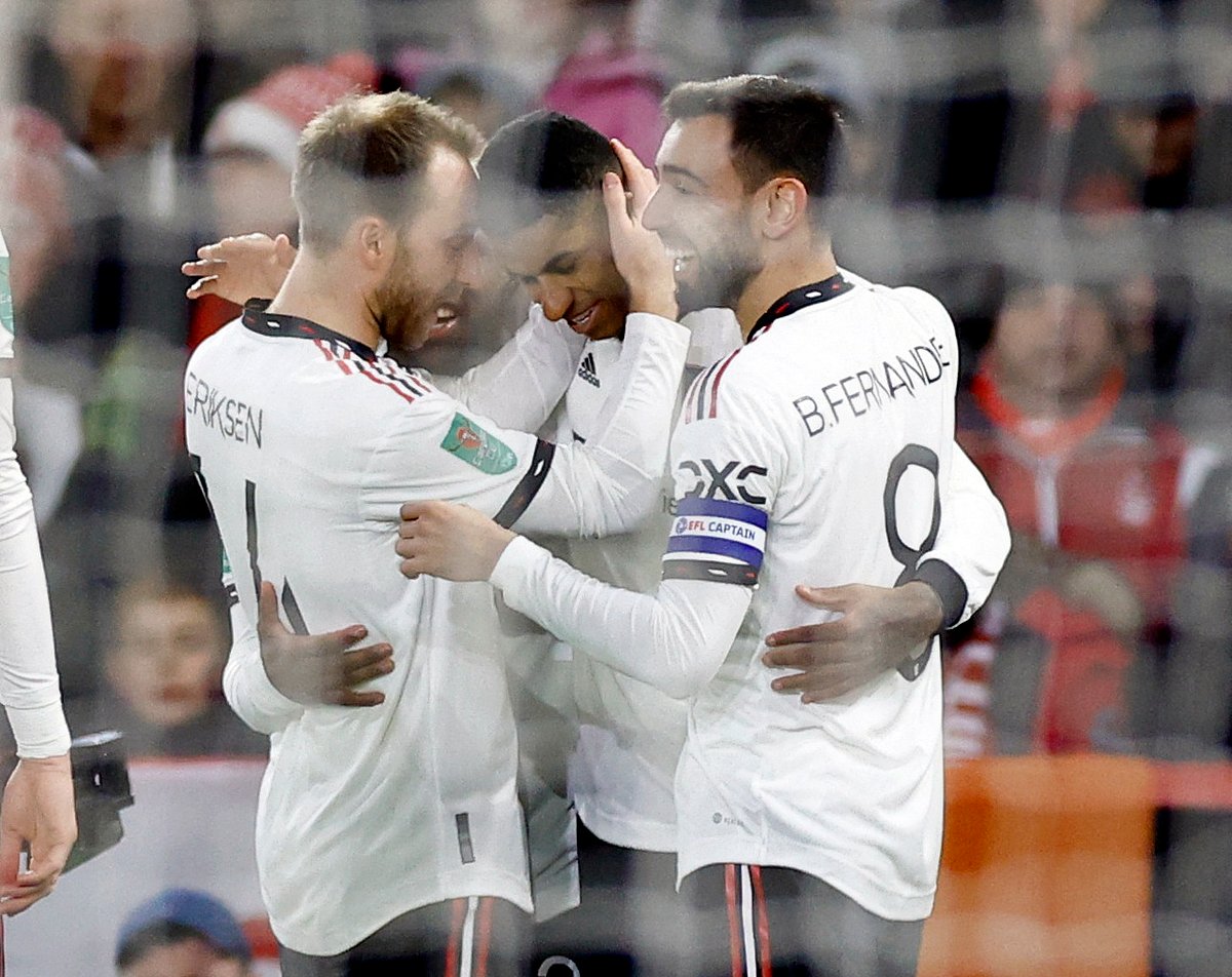 নটিংহামকে ৩-০ গোলে হারিয়েছে ম্যানচেস্টার ইউনাইটেড