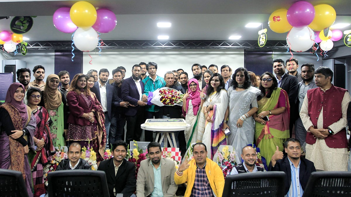 অনুষ্ঠানে রায়ানস কম্পিউটারসের ব্যবস্থাপনা পরিচালক আহমেদ হাসান (মাঝে)