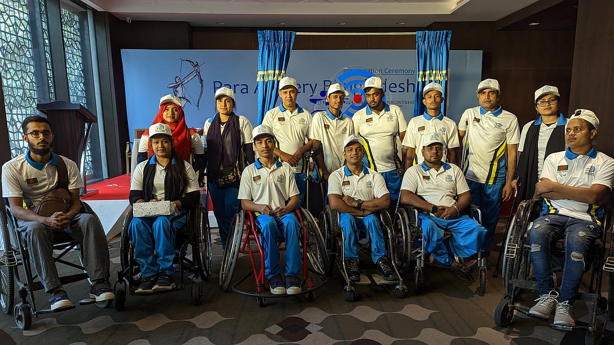 আজ বাংলাদেশ প্যারা আর্চারি ফেডারেশনের নতুন কমিটির ঘোষণার অনুষ্ঠানে খেলোয়াড়েরা